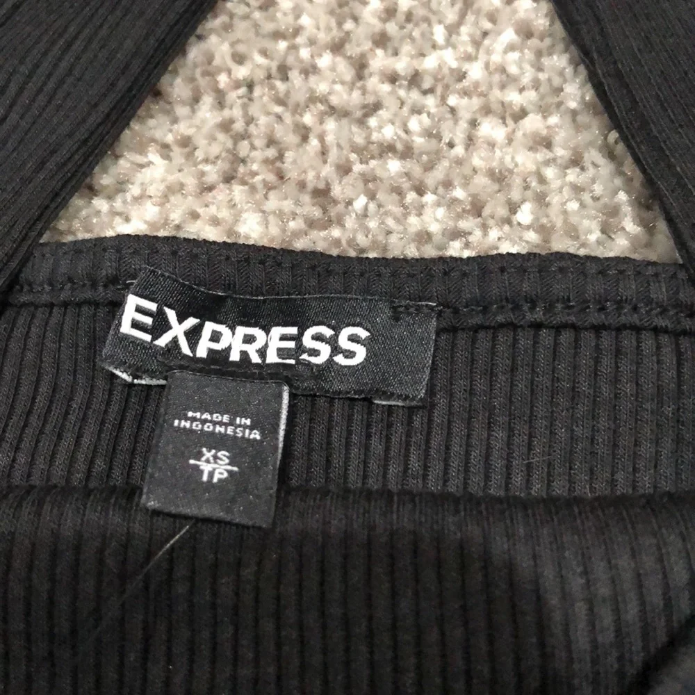 Express crop tops - Picture 5 of 6